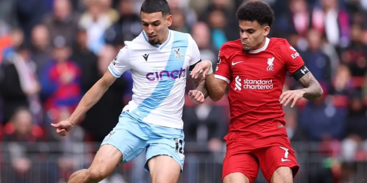 Daniel Muñoz y Luis Díaz, los dos jugadores enfrentados en la mañana de hoy en la Premier League