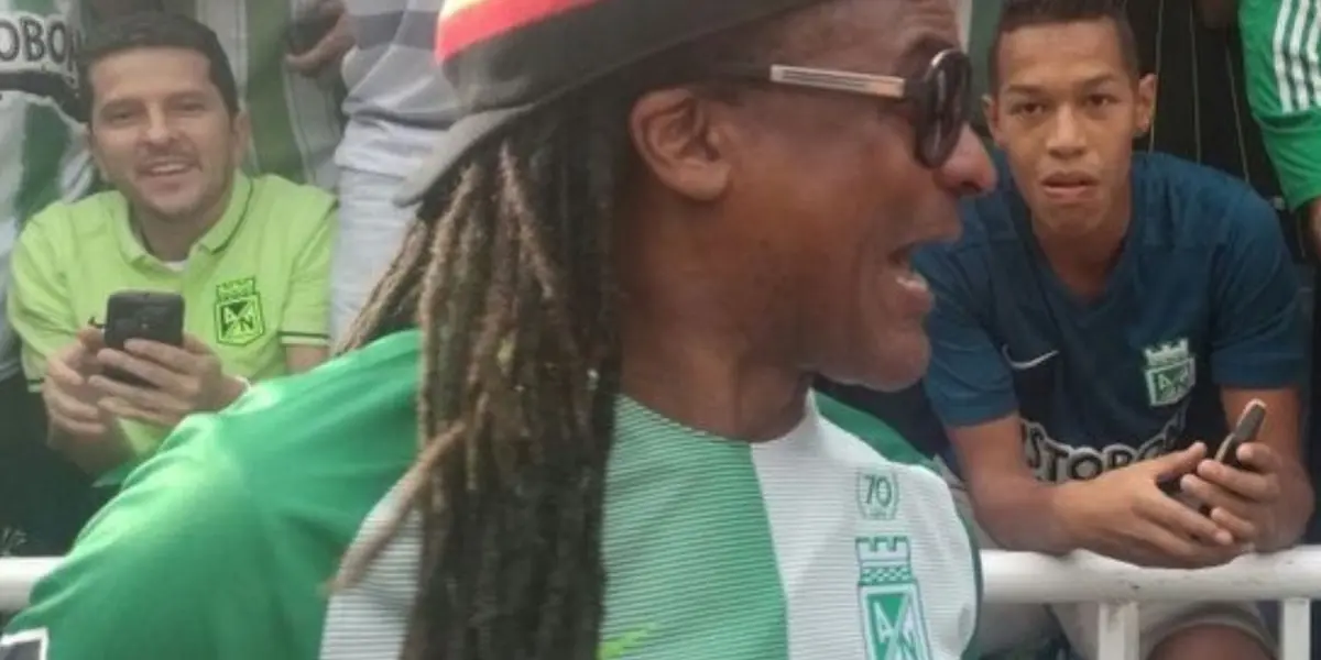 El jugador fue goleador con el Verdolaga y es muy recordado por su estilos de peinado dentro del terreno de juego