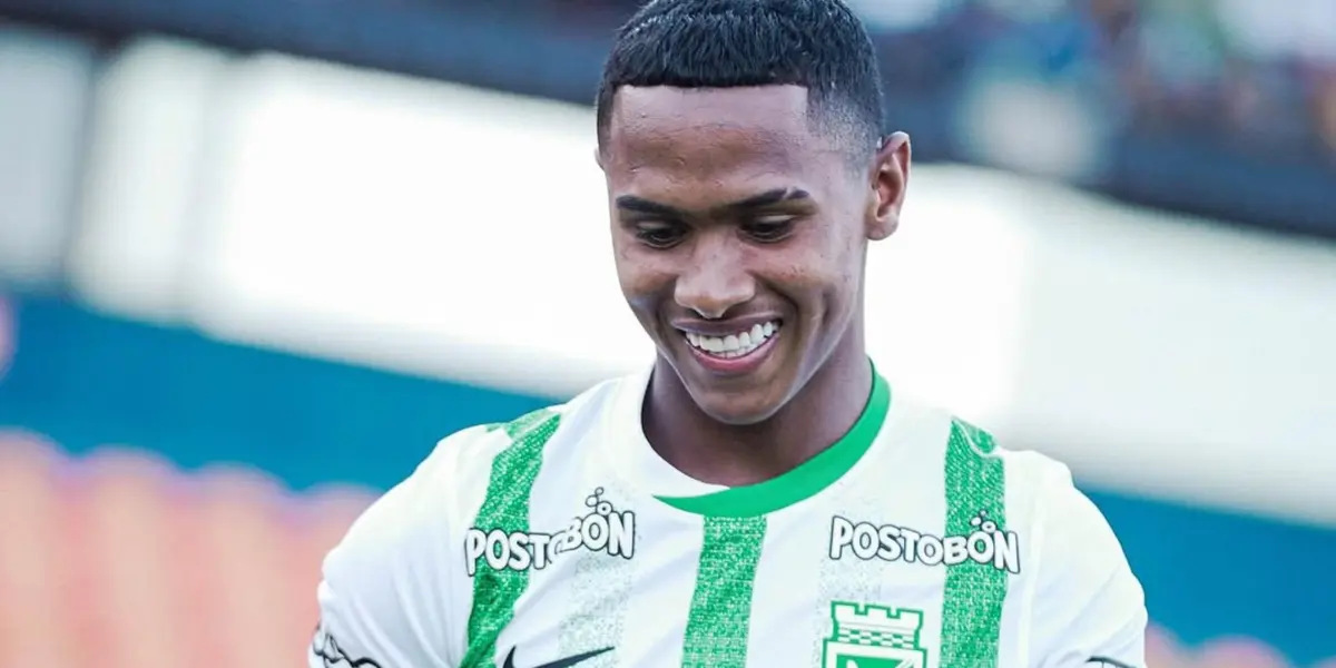 Cristian Uribe recibió visita en el campo tras debutar con Nacional y así festejó la golead